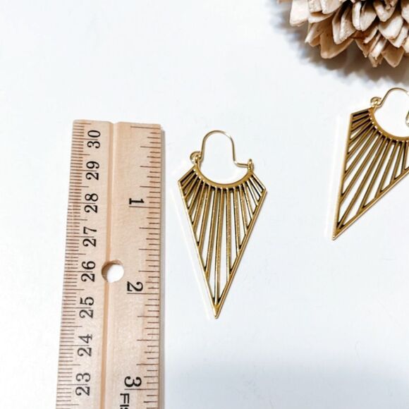 Triangle hoop earrings M43 - Picture 5 of 6